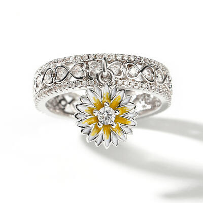 Jeulia "Fresh Daisy" Twist Round Cut Sterling Silver Ring