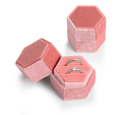Jeulia Vintage Pink Velvet Hexagonal Couple Ring Box