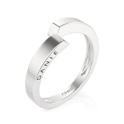 Jeulia Custom Men's Name Wedding Band with Side Bypass