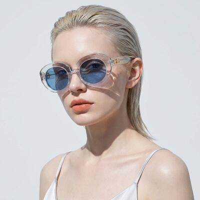 Sylvia Lunettes de soleil Cat Eye Transparentes