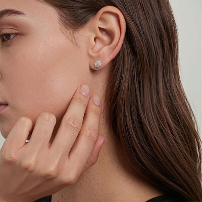 "Hug in the Rain" Round Cut Stud Earrings