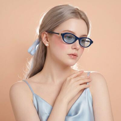 Aurora Lunettes de soleil Ovales Bleues