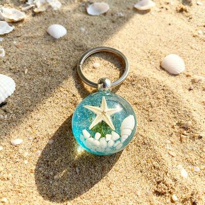 Unique Marine-Themed Resin Keychain – Starfish, Seaweed & Shell Design – Handmade Ocean Gift