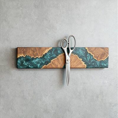 Practical Green Resin Wooden Magnetic Knife Rack – Wall Mounted Kitchen Organizer