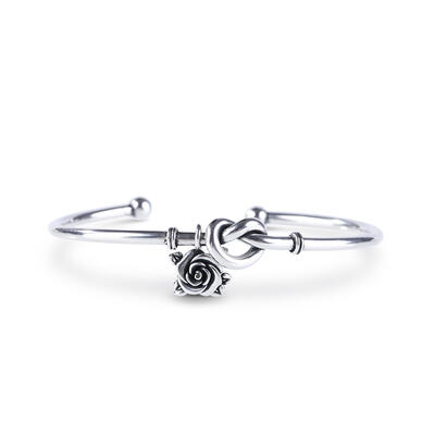 Jeulia Knot Love Bangle