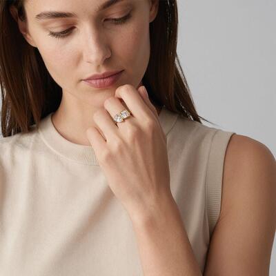 "The Dialogue of Forever" Asscher Cut Toi Et Moi Engagement Ring