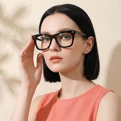 Mila Tortoise Square Glasses