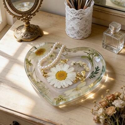 Modern Pressed Flower Jewelry Tray Resin Jewelry Tray - Heart-Shaped