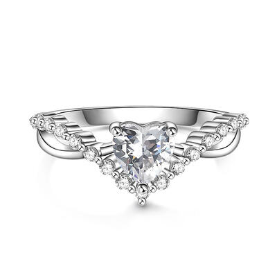 Jeulia エレガンス ツイスト ハート カット シルバー エンゲージリング