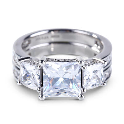 Jeulia Three Stone Princess Cut Sterling Silver Ring Set