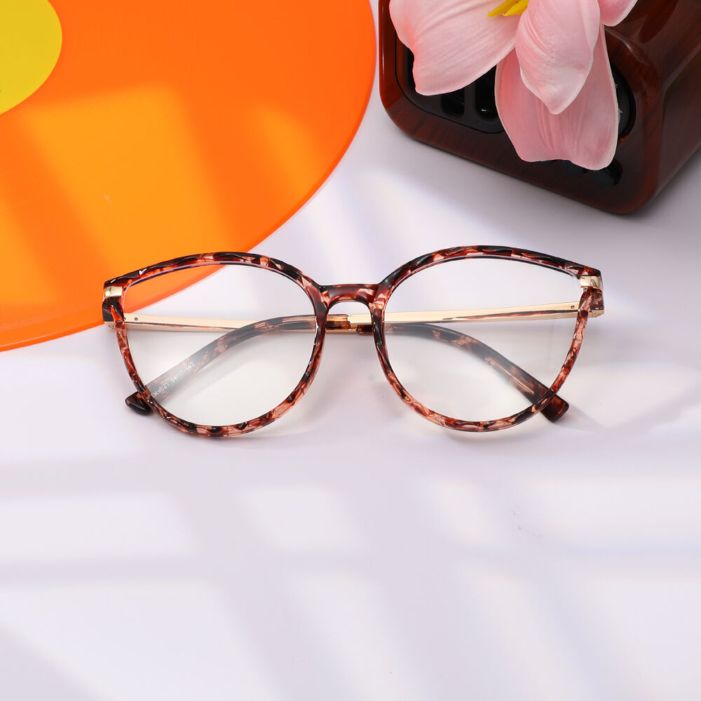 Sabr Tortoise Cat Eye Glasses