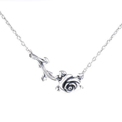 Jeulia Heart Leaves Rose Branch Necklace