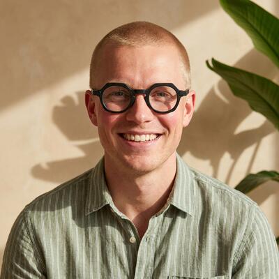 Roberts Black Round Glasses