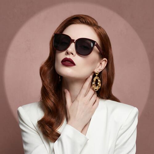 Leo Red Square Sunglasses