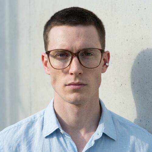 Annie Braune Quadratische Brille