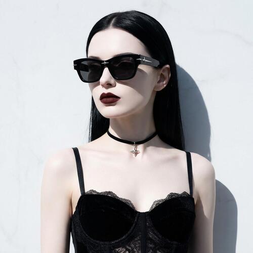 Hazel Black Square Sunglasses