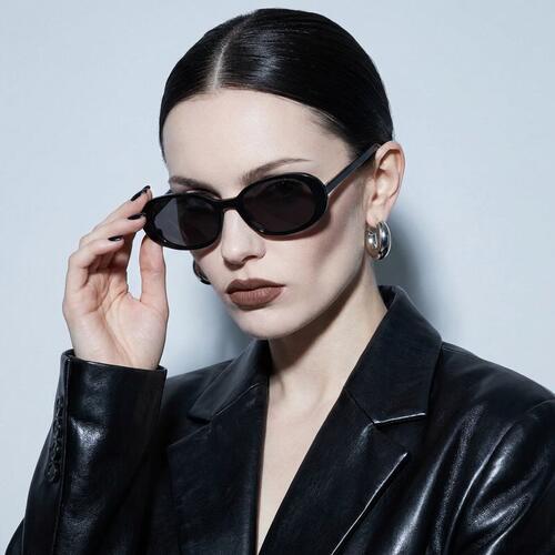 Victoria Black Rectangle Sunglasses