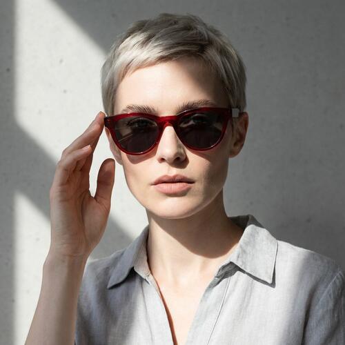 Hunter Red Round Sunglasses