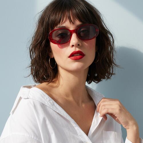 Victoria Red Rectangle Sunglasses