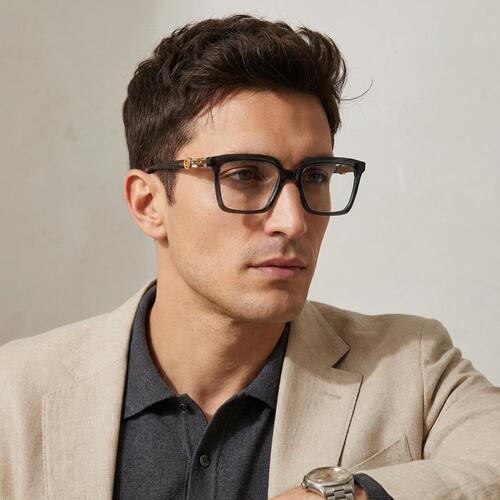 Senior Graue Quadratische Brille