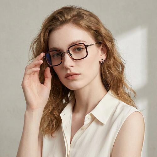 Lucy Tortoise Square Glasses