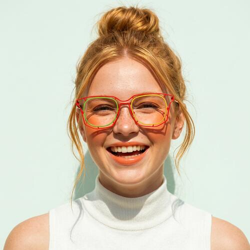 Whit Red Square Glasses