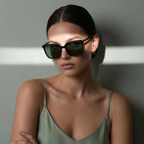 Leo Black Square Sunglasses