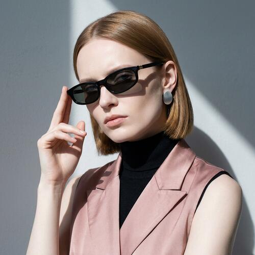 Olivia Black Rectangle Sunglasses