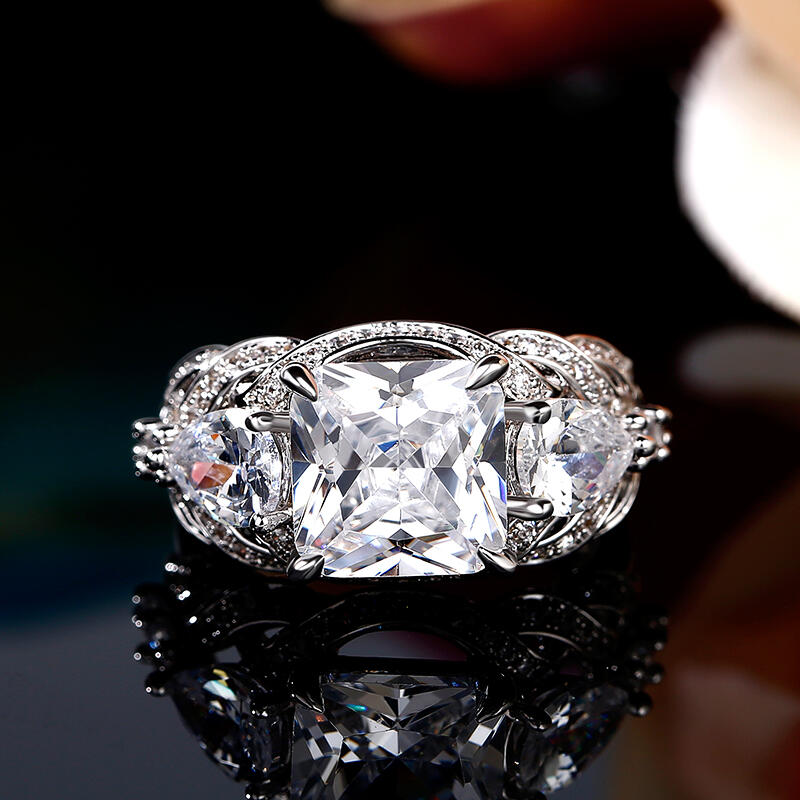 Jeulia Vintage Three Stone Princess Cut Sterling Silver Ring