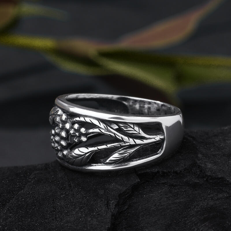 Jeulia "Flowers with Branches" Sterling Silver Ring