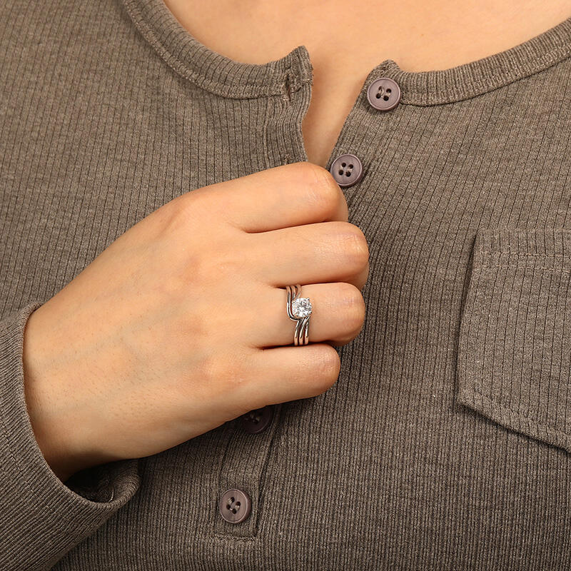 "Flowing To My Heart" Round Cut 2pcs Bridal Set