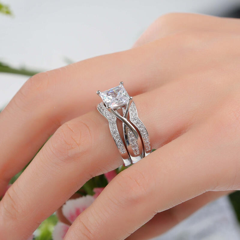 Jeulia Twist Princess Cut Sterling Silver Ring Set