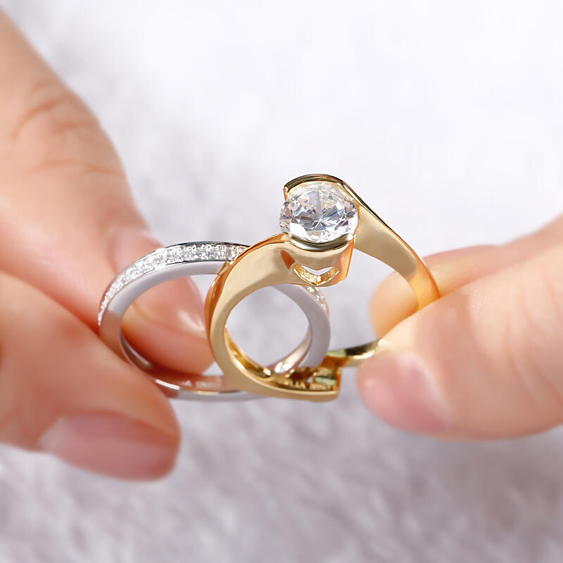 Jeulia Conjunto De Anillos Asimétricos De Talla Redonda En Plata De Ley