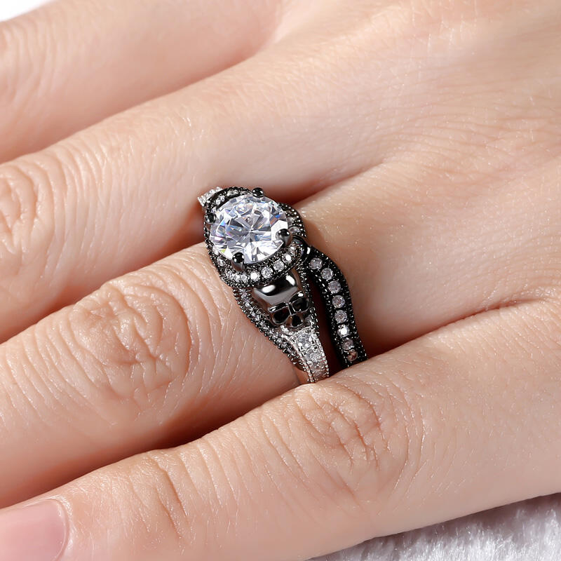 جوليا خاتم جمجمة قطع دائري من الفضة الإسترليني متشابك بلونين