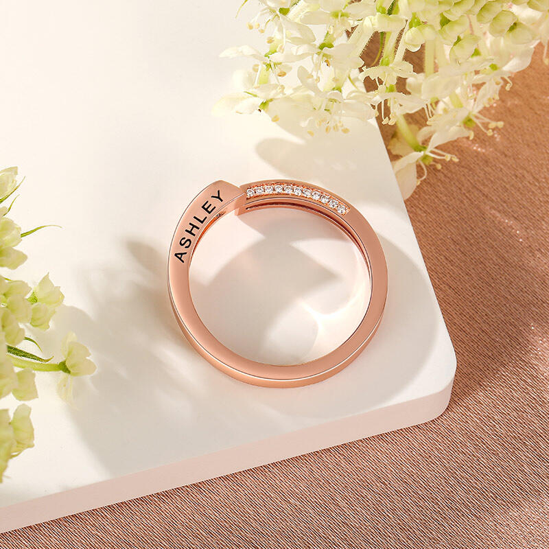 Jeulia Custom Women's Name Wedding Band with Side Bypass