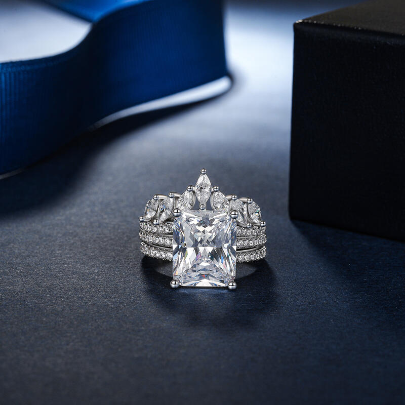 Jeulia Gorgeous Radiant Cut Engagement Ring Set 3PCS