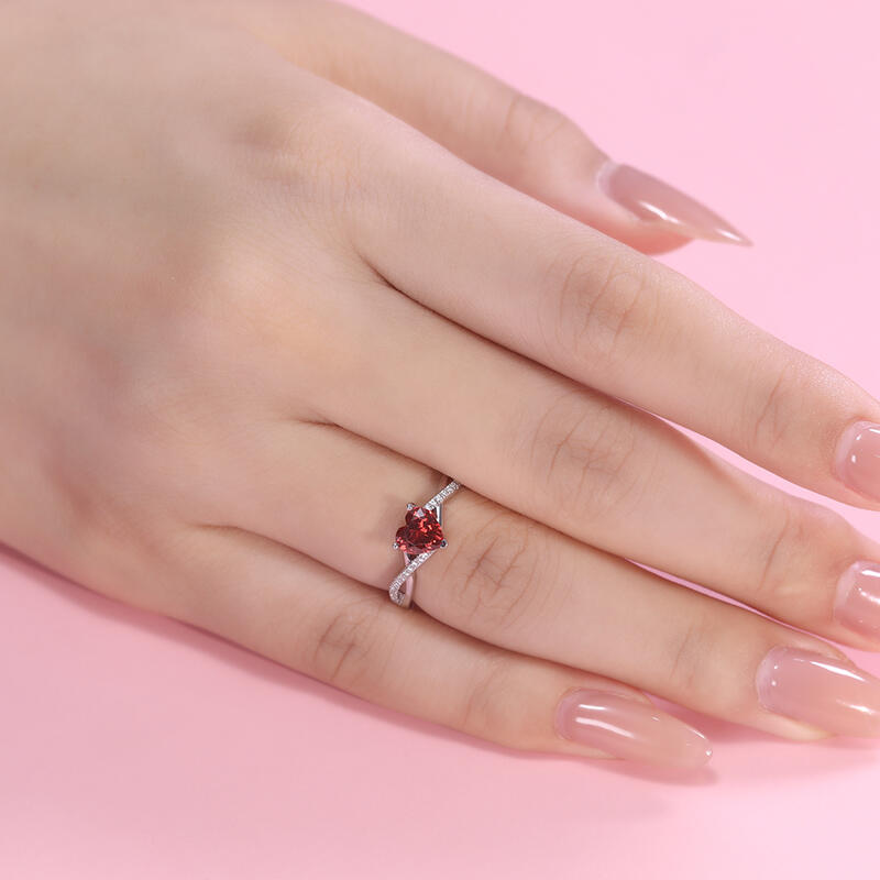 Jeulia Anillo 10K/14K/18K Personalizado de Plata de Ley con Corte de Corazón y Diseño de Torsión