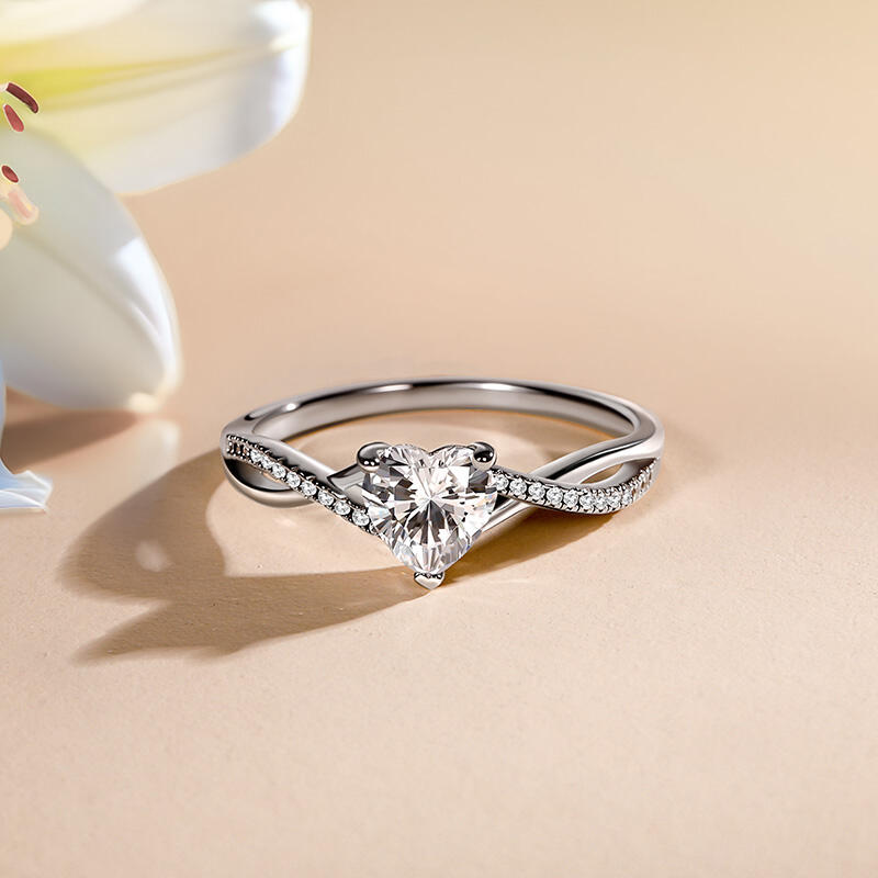 Jeulia Anillo 10K/14K/18K Personalizado de Plata de Ley con Corte de Corazón y Diseño de Torsión