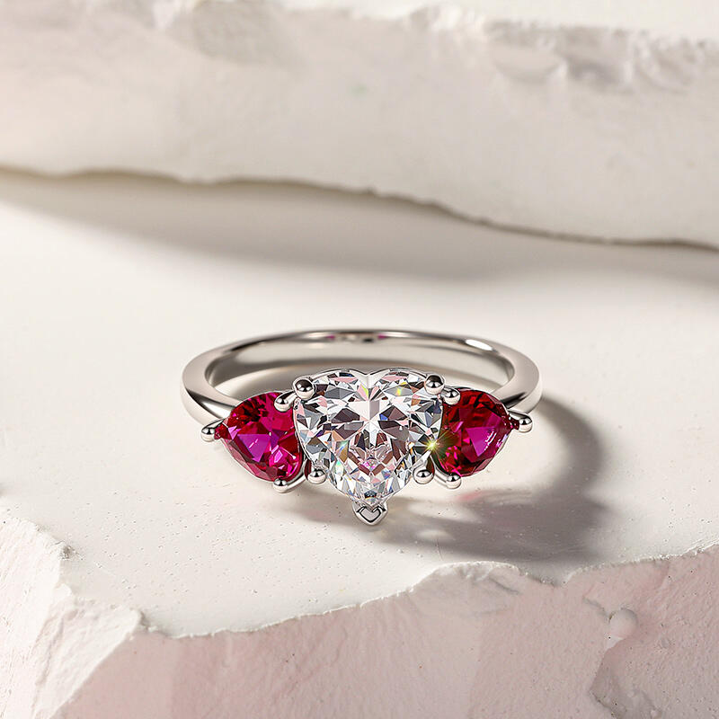 Jeulia Custom Classic Heart Three-Stone Ring