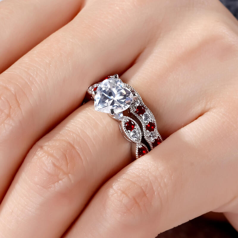 Jeulia Milgrain Heart Cut Sterling Silver Ring Set