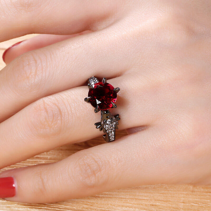 Jeulia Anillo De Dragón De Plata Con Color Negro En Talla De Redonda Con Piedra Roja