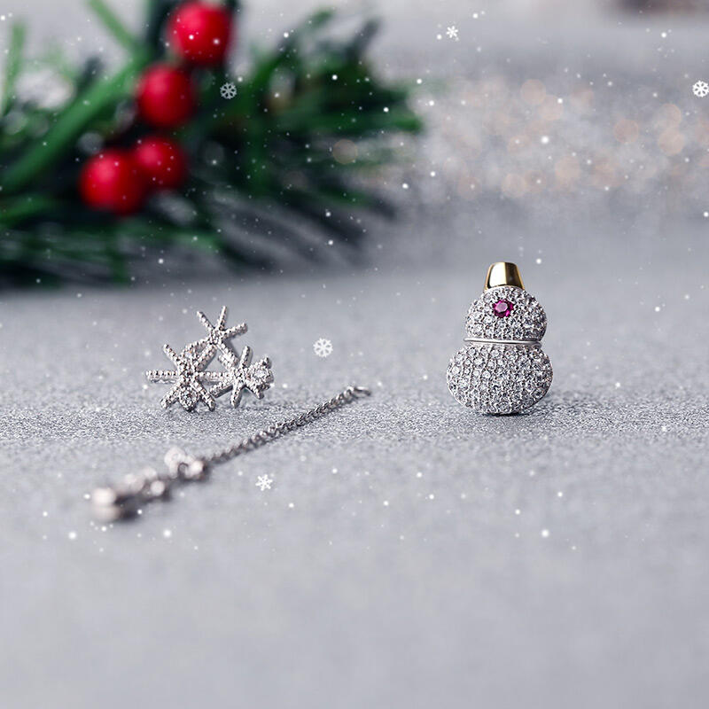 Jeulia "Romantic Snowman&Snowflake" Sterling Silver Mismatched Earrings