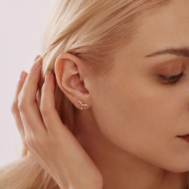 "The Angel Face" Round Cut Stud Earrings