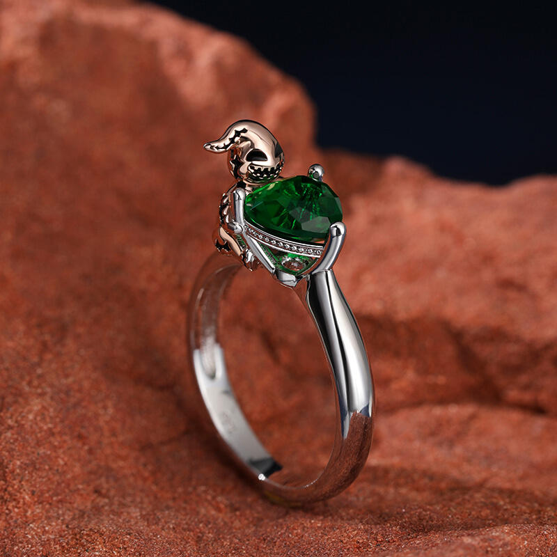 Jeulia Hug Me "The King of Bug Day" Heart Cut Sterling Silver Ring