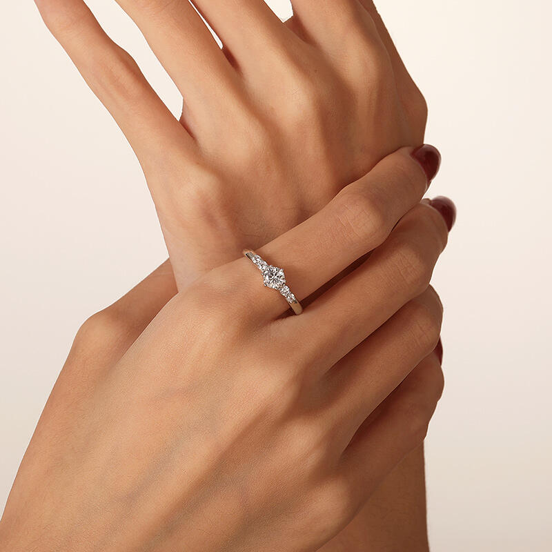 Jeulia Custom Simple Round Engagement Ring with Side Stones