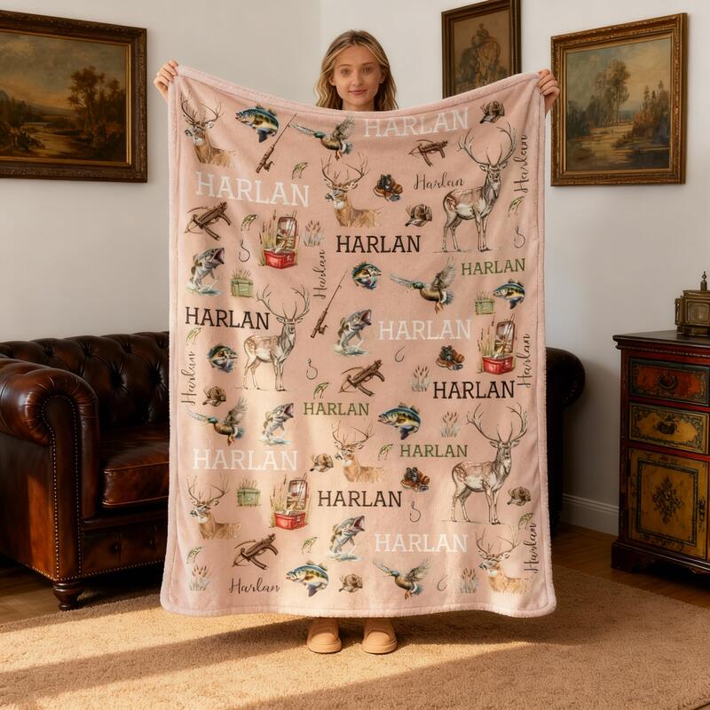 Personlig filt med namn och olika djurmönster en cool present till vänner