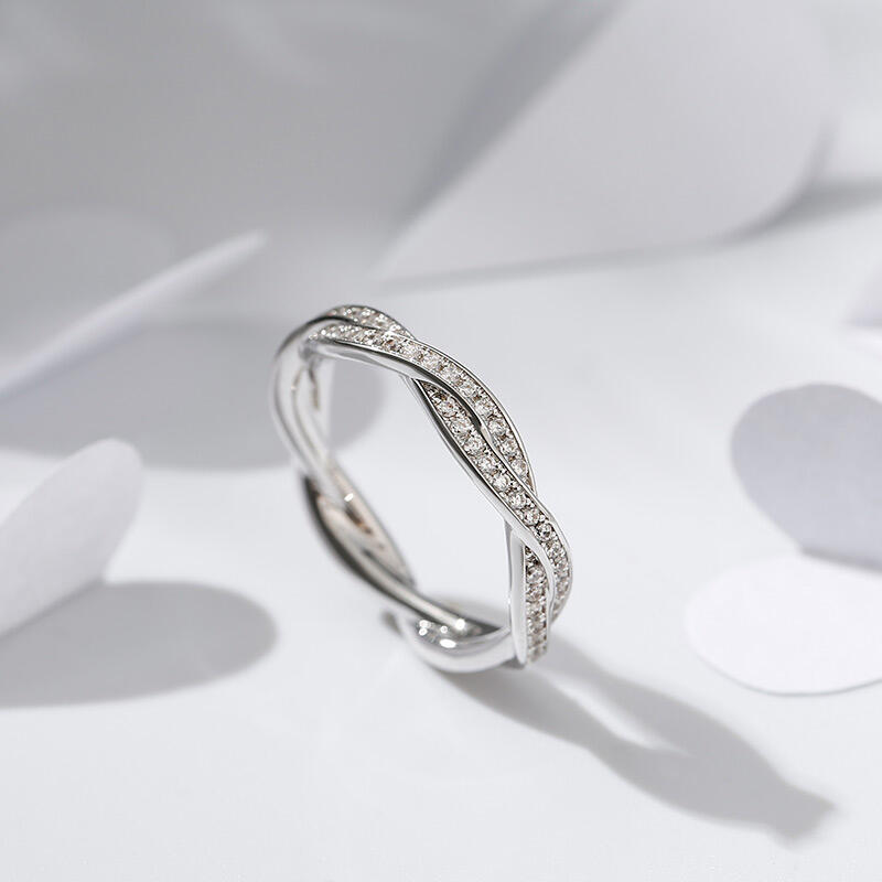 Jeulia Anillo de boda para mujer de plata esterlina con diseño simple torcido