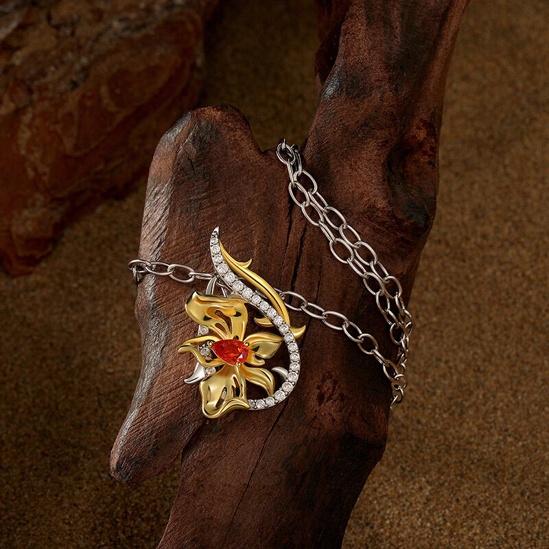 Jeulia x Leyla "Floral of Thorns" Two Tone Twist Fashion Flower Necklace Sterling Silver