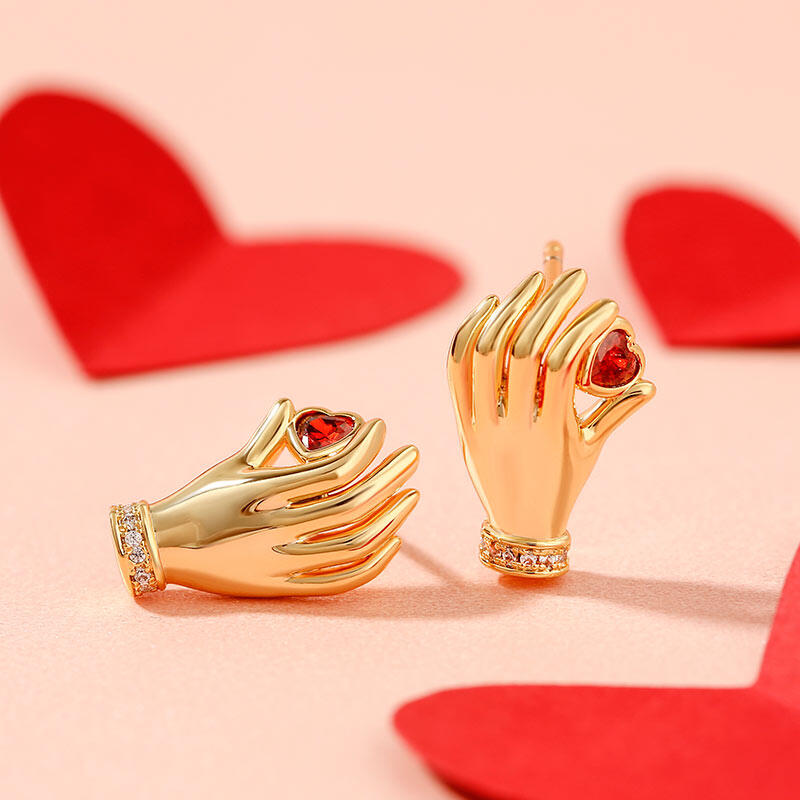 Jeulia "Catch Your Heart" Heart Cut Sterling Silver Stud Earrings