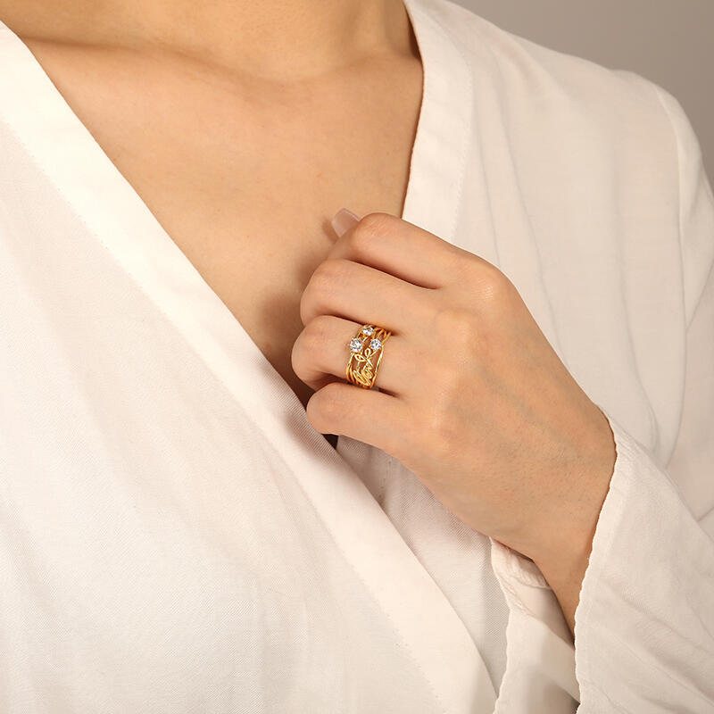 "Lingering Love" Round Cut Ring